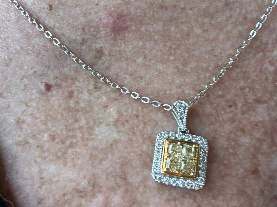 Gold Palace Jewelers景点图片