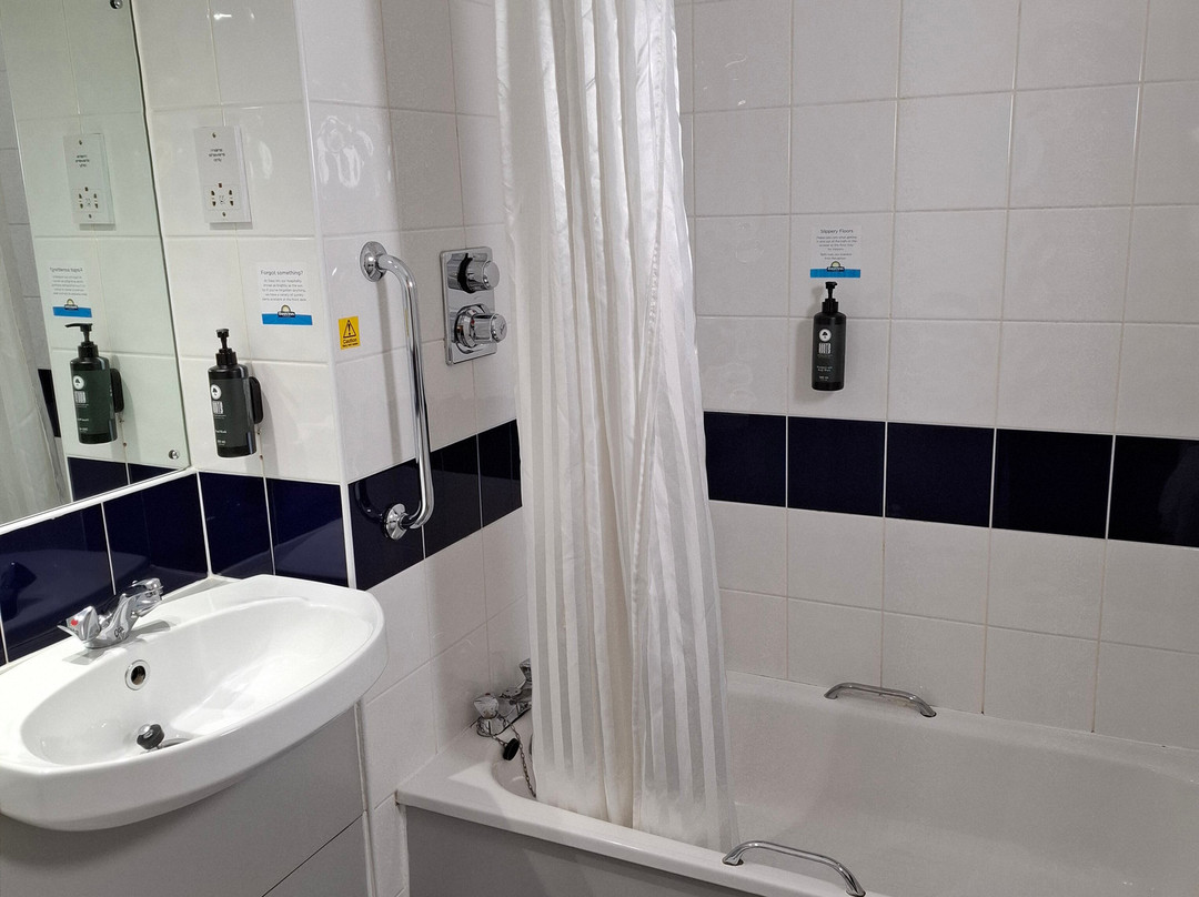 Days Inn by Wyndham Abington M74主图