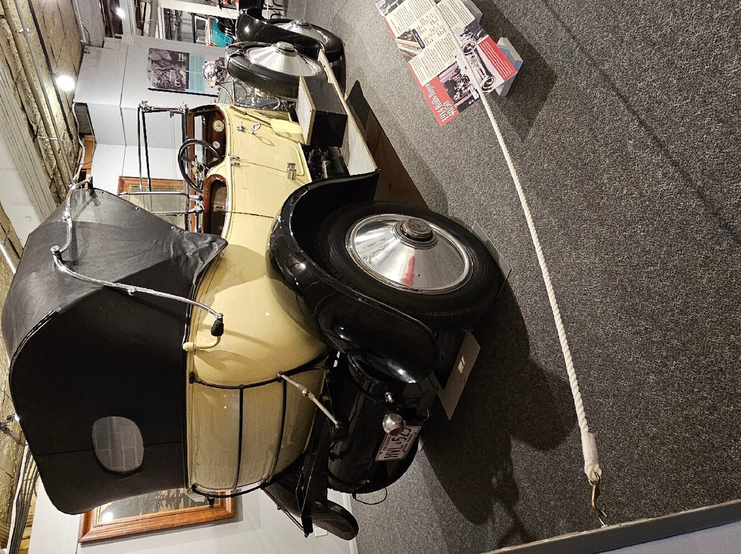 Canadian Automotive Museum-奥沙瓦必去景点