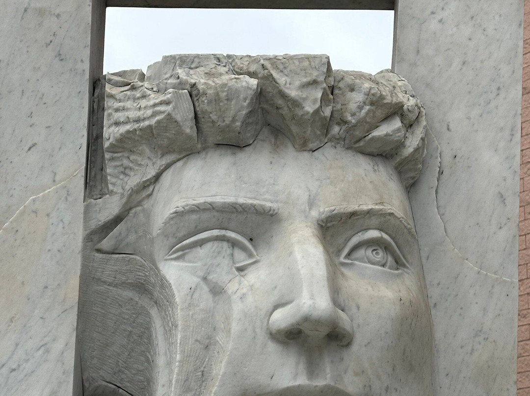Monumento Ai Caduti景点图片