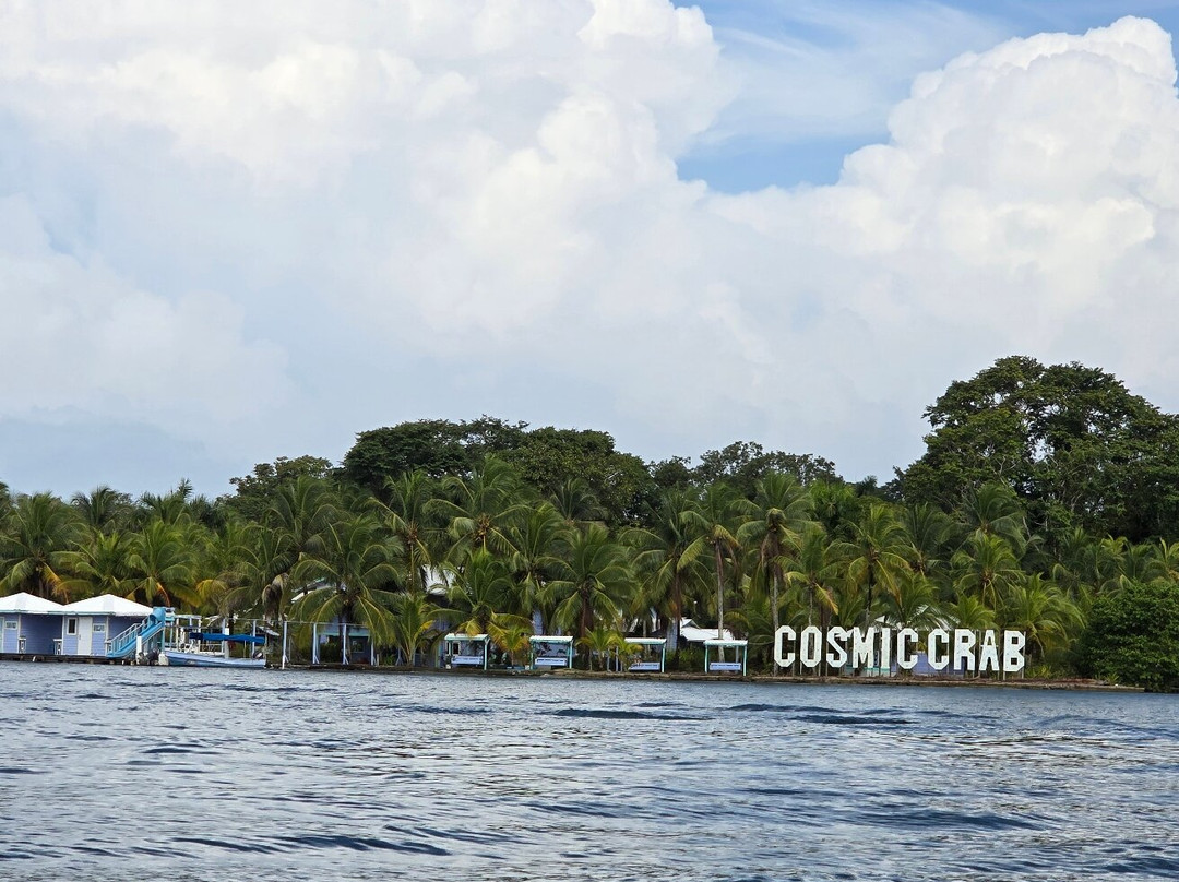 卡瑞恩岛度假酒店主图