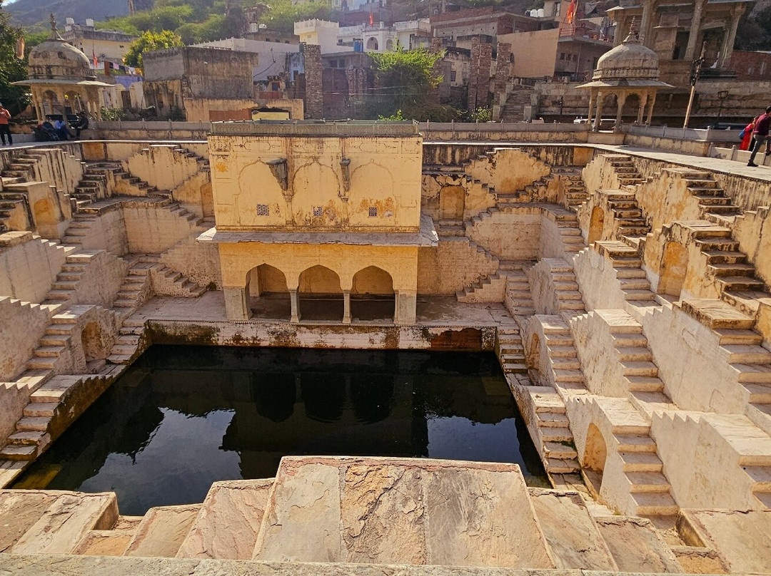 Panna Meena ka Kund景点图片