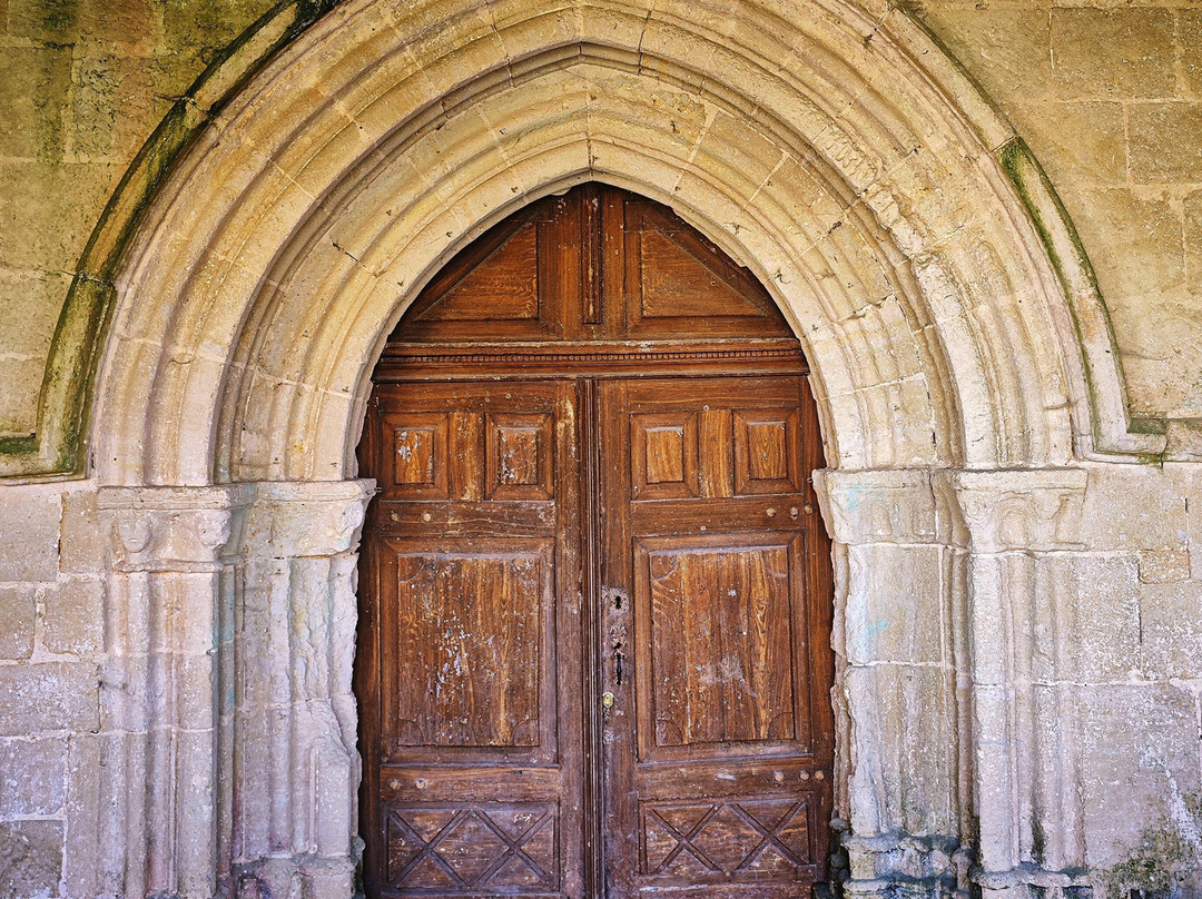 Eglise Saint Saturnin-Saint Saturnin du Bois必去景点