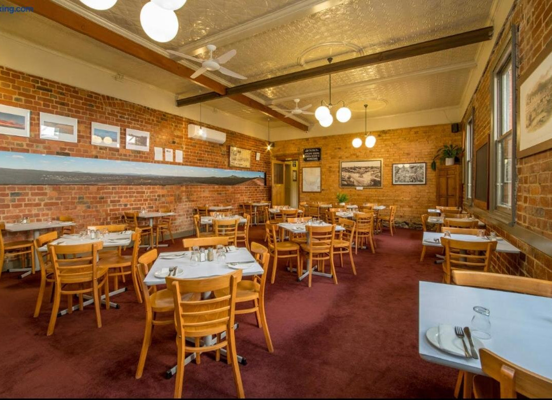 American Hotel主图