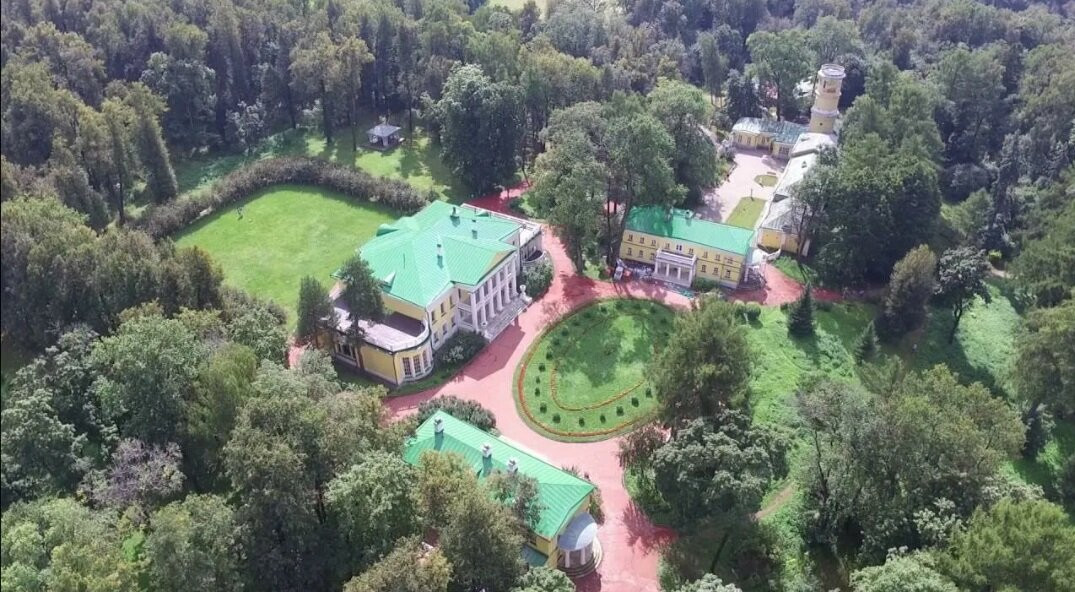 Gorki Leninskiye State Historical Museum-Reserve景点图片