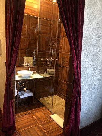 Mystery Hotel Budapest, Preferred Hotels And Resorts主图