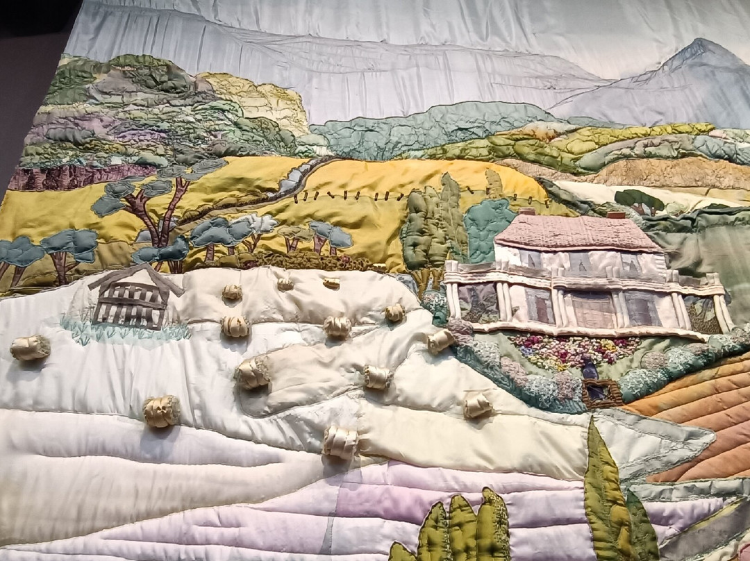 Yarns Artwork in Silk-德洛兰恩必去景点