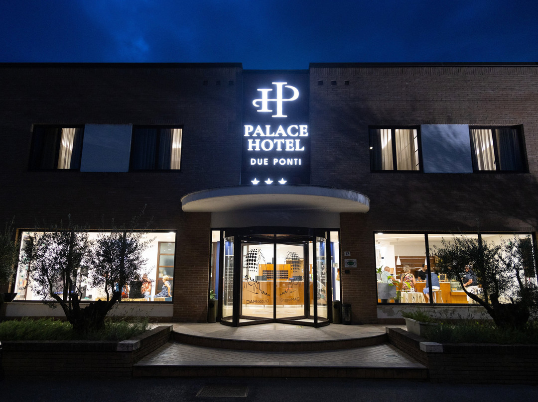 都耶庞蒂皇宫酒店主图