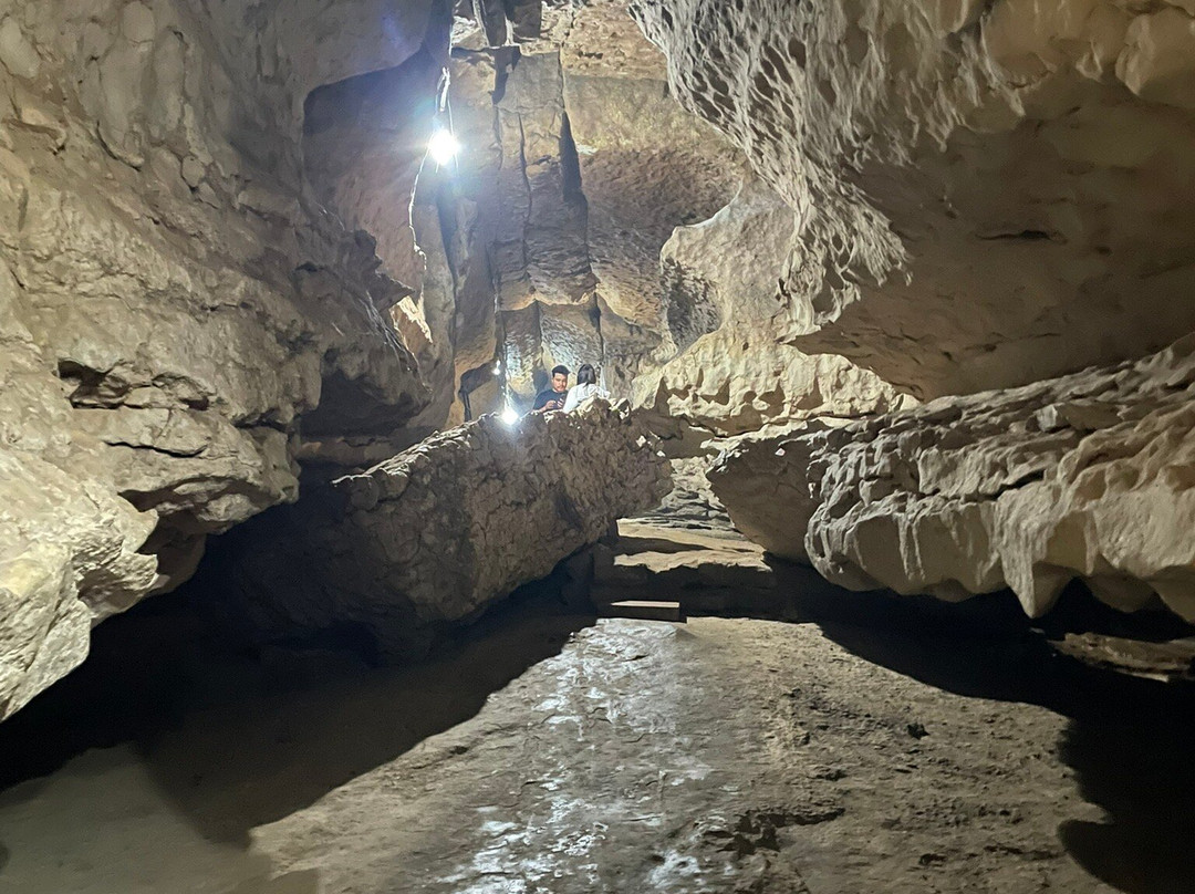 Arwah Cave景点图片