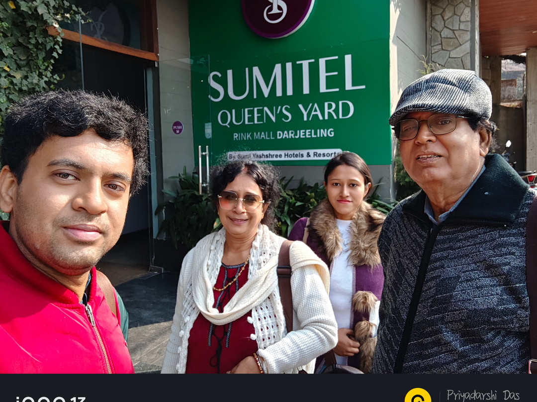 Sumi Queen's Yard Rink Mall Darjeeling主图