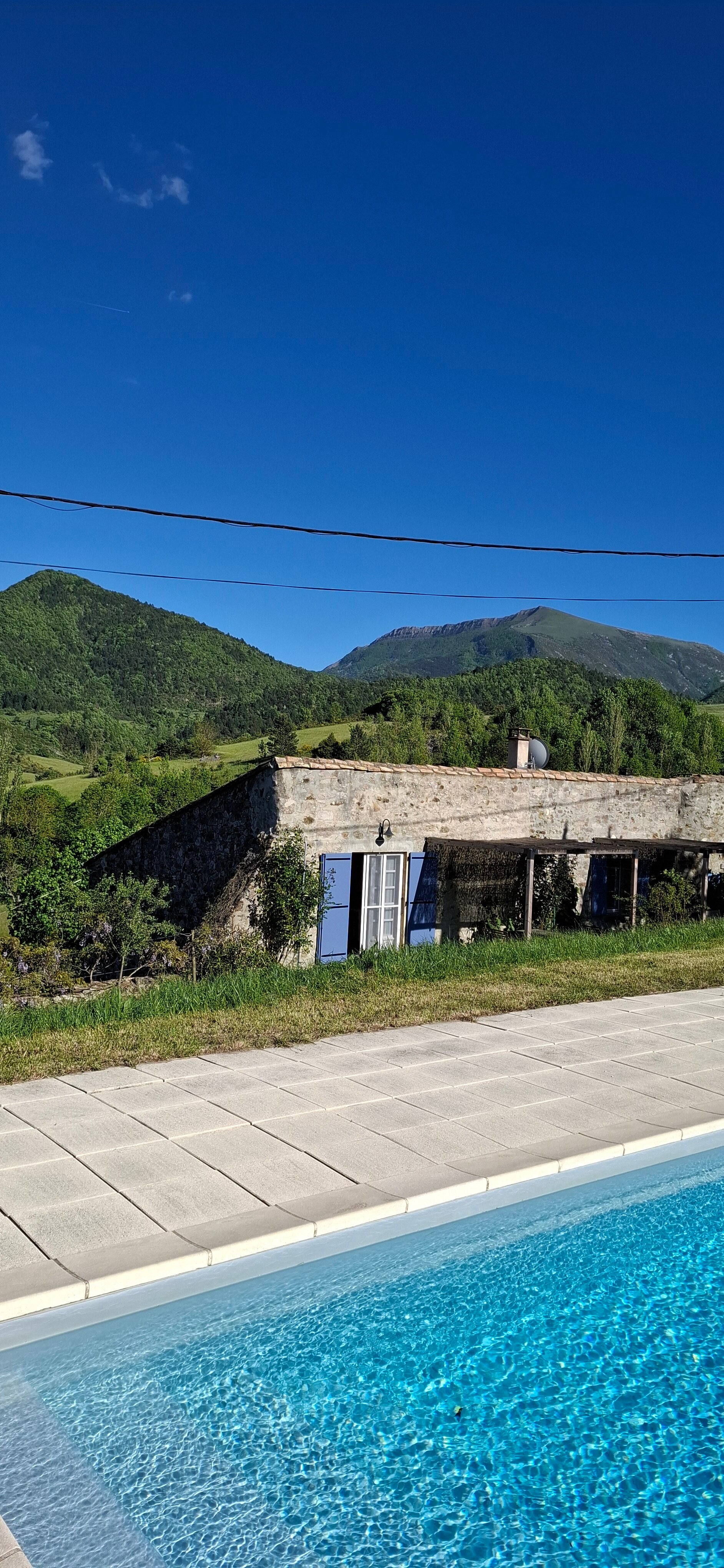 Les Marroux-官方