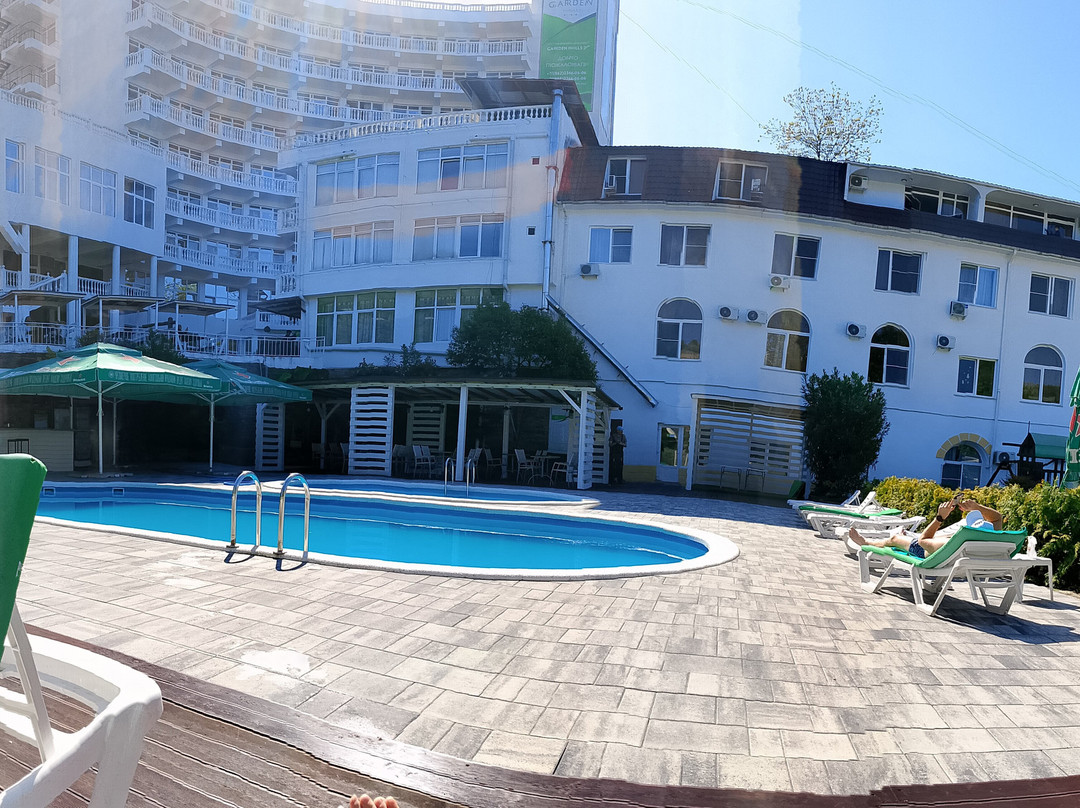 Garden Hills Hotel主图