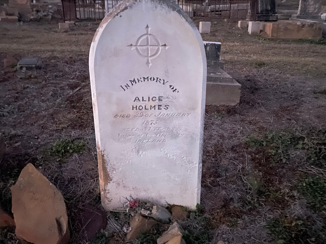 Yass Cemetery-亚斯必去景点