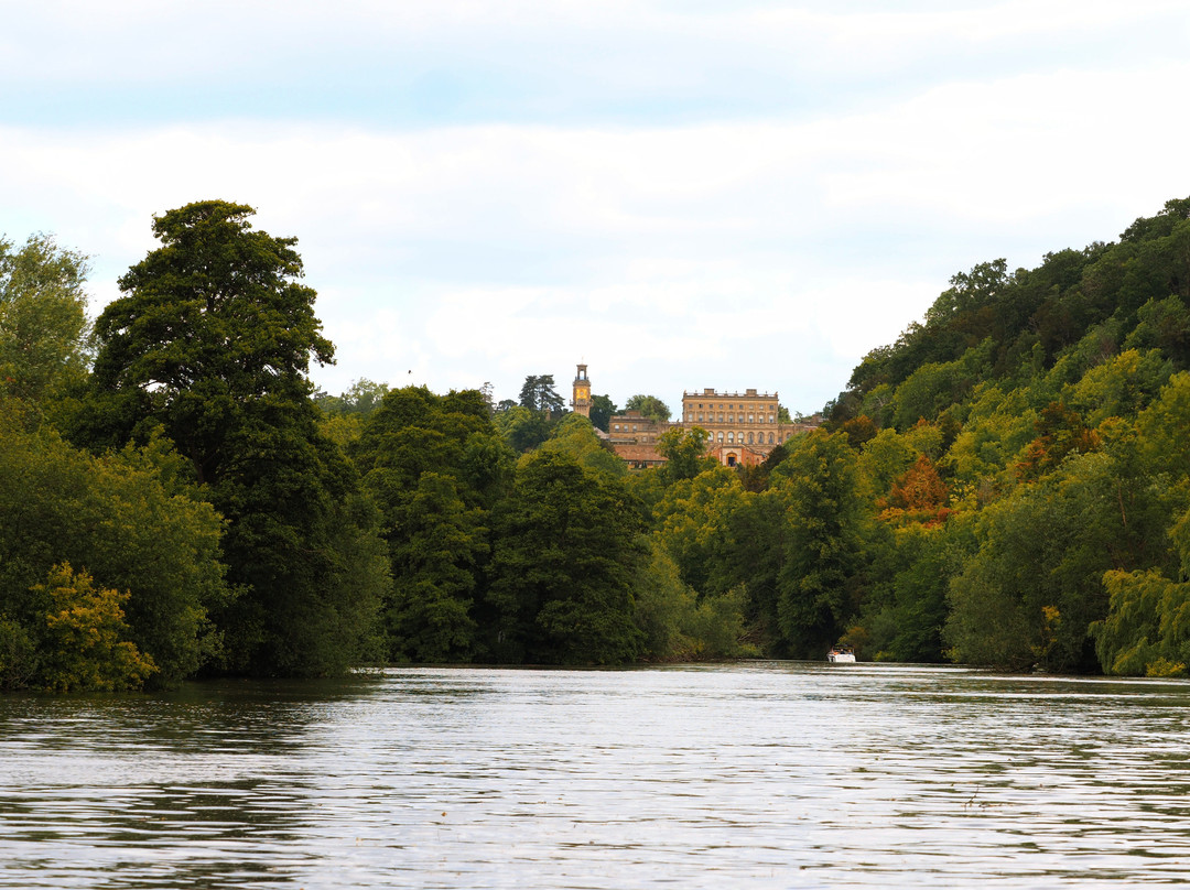 Boating at Cliveden景点图片