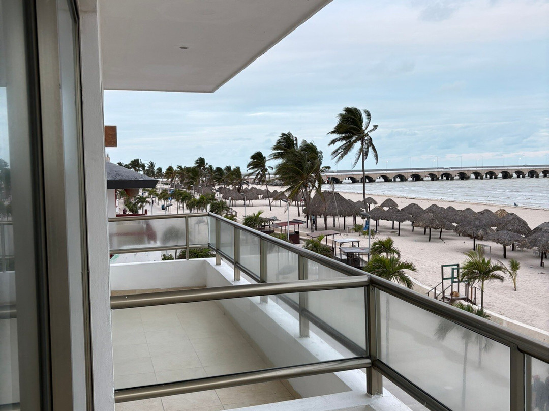 Playa Linda Hotel主图