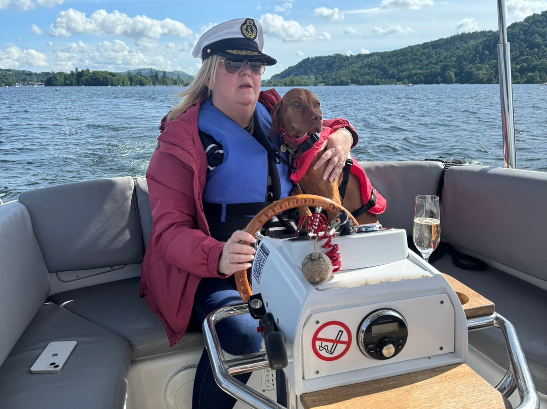 Bowness Bay Marina - Windermere Boat Hire景点图片