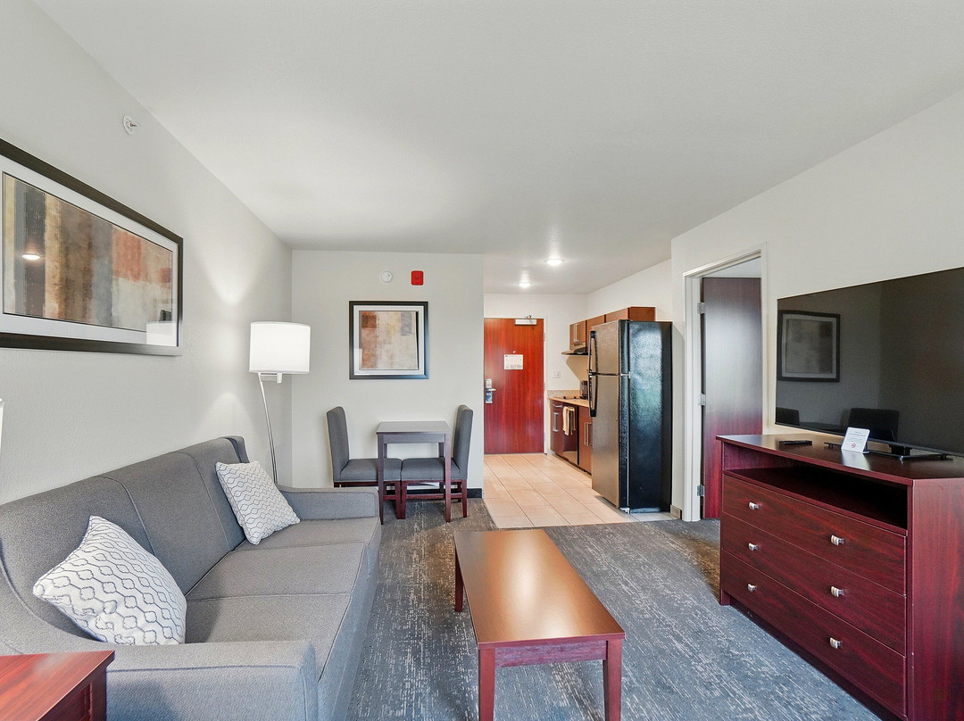 Cobblestone Hotel & Suites - Eaton
