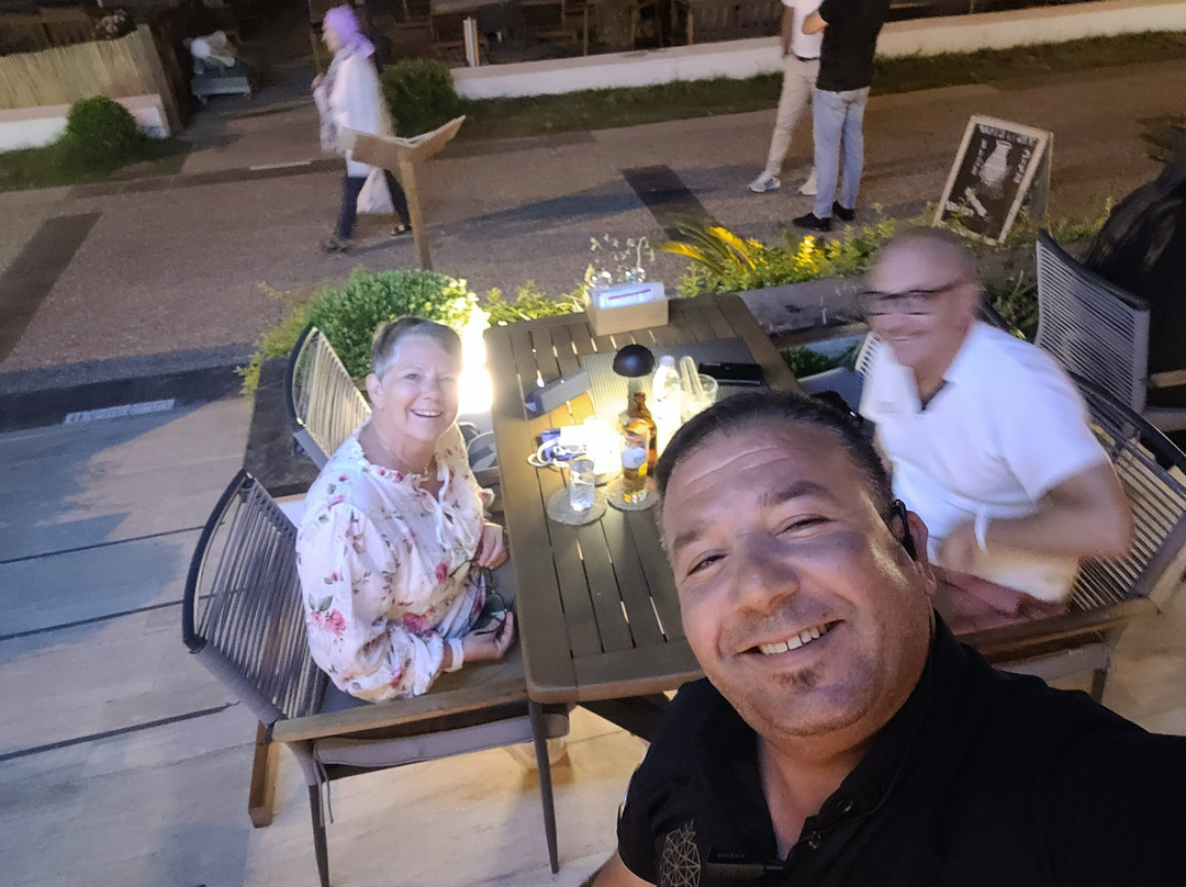 Simus Beach Restaurant