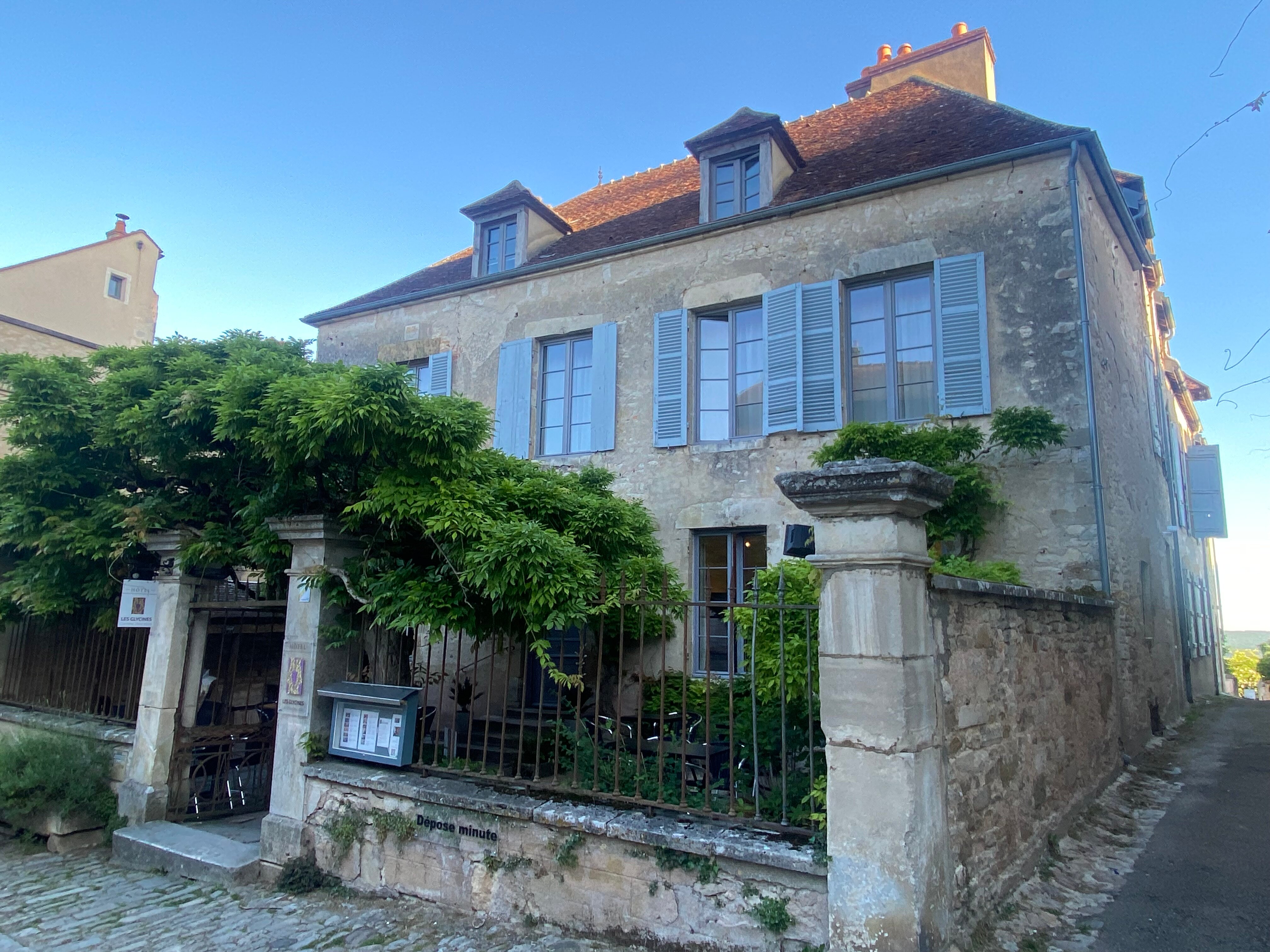 Les Glycines Vézelay-官方