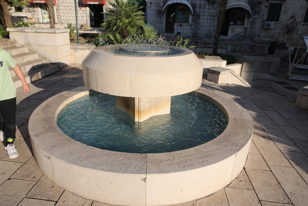 Kacic Square-玛卡沙必去景点