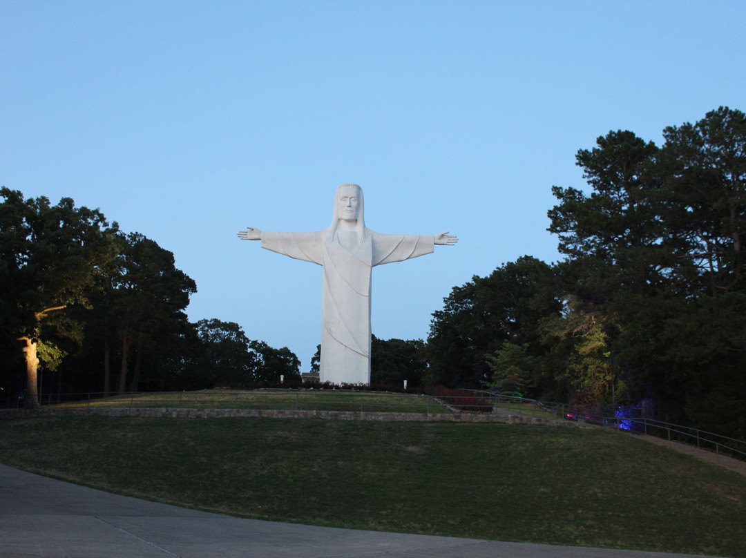 Christ of the Ozarks-尤里卡斯普林斯必去景点