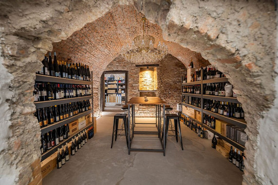 Truffle Pig Restaurant And Winebar