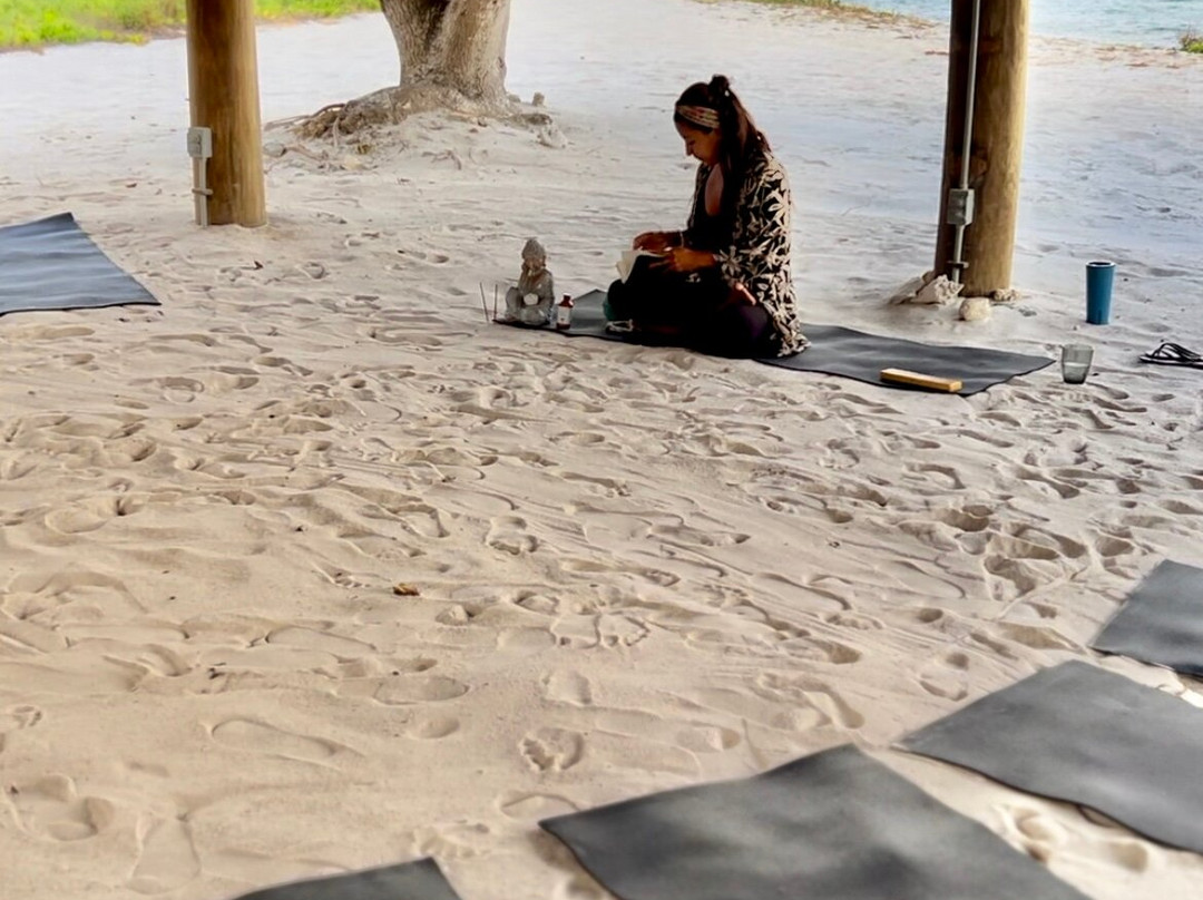 Carol Schoonhoven “Pura Vida Yoga BVI”-Road Town必去景点