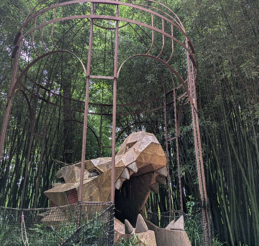 Le Chateau des Énigmes-Laas必去景点