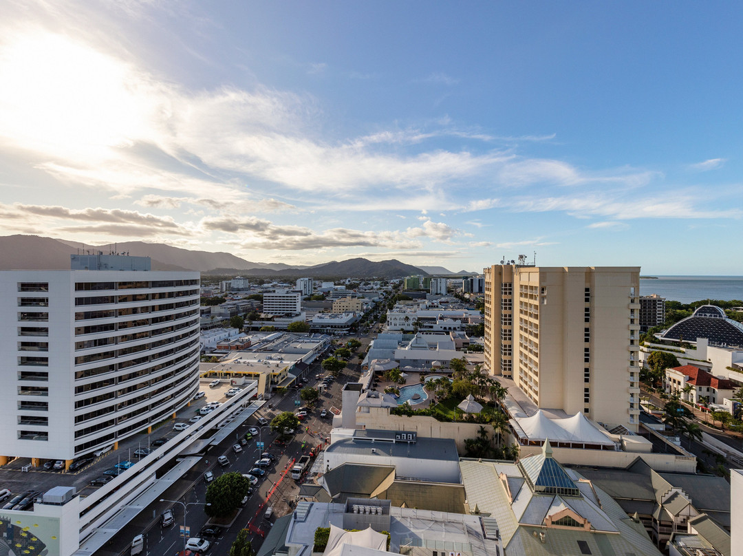 奎伊斯市雷吉斯公园酒店