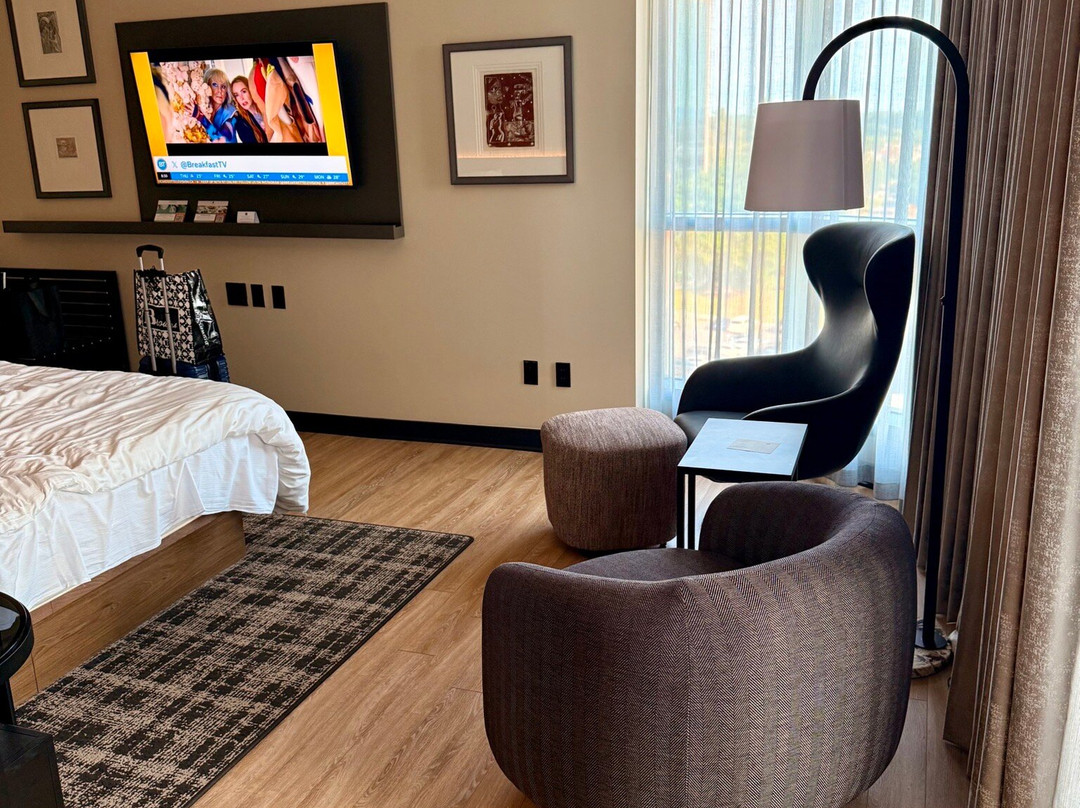 Brookstreet Hotel主图