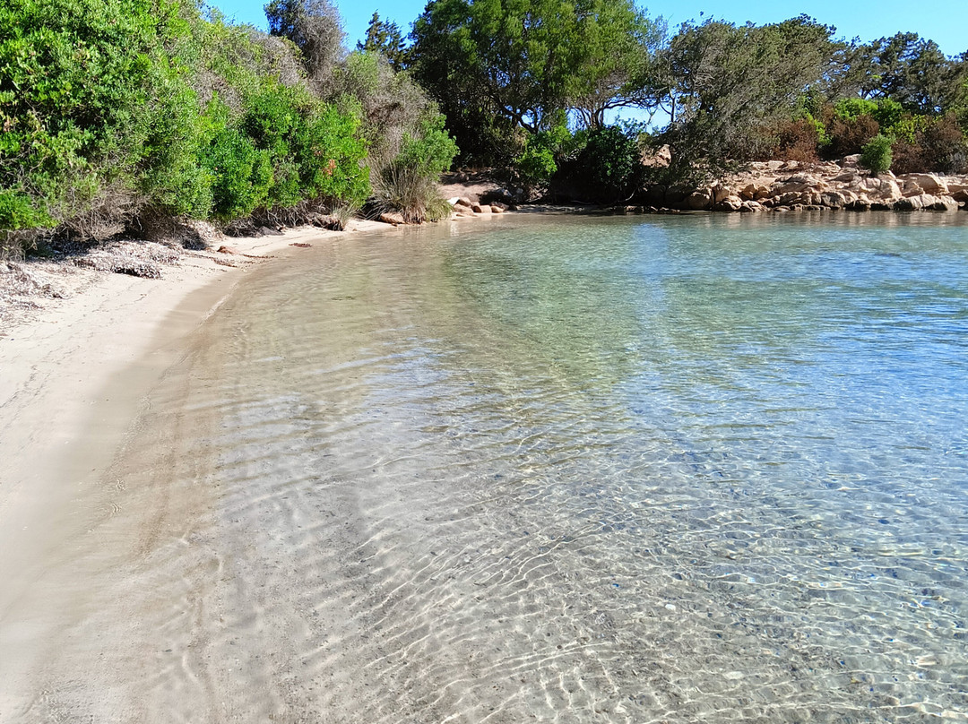 Spiaggia Le Piscine-Cannigione必去景点