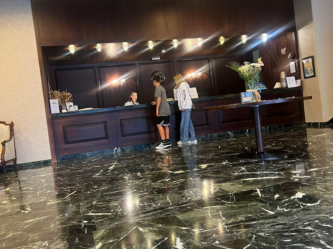 玛格罗纳皇家酒店主图