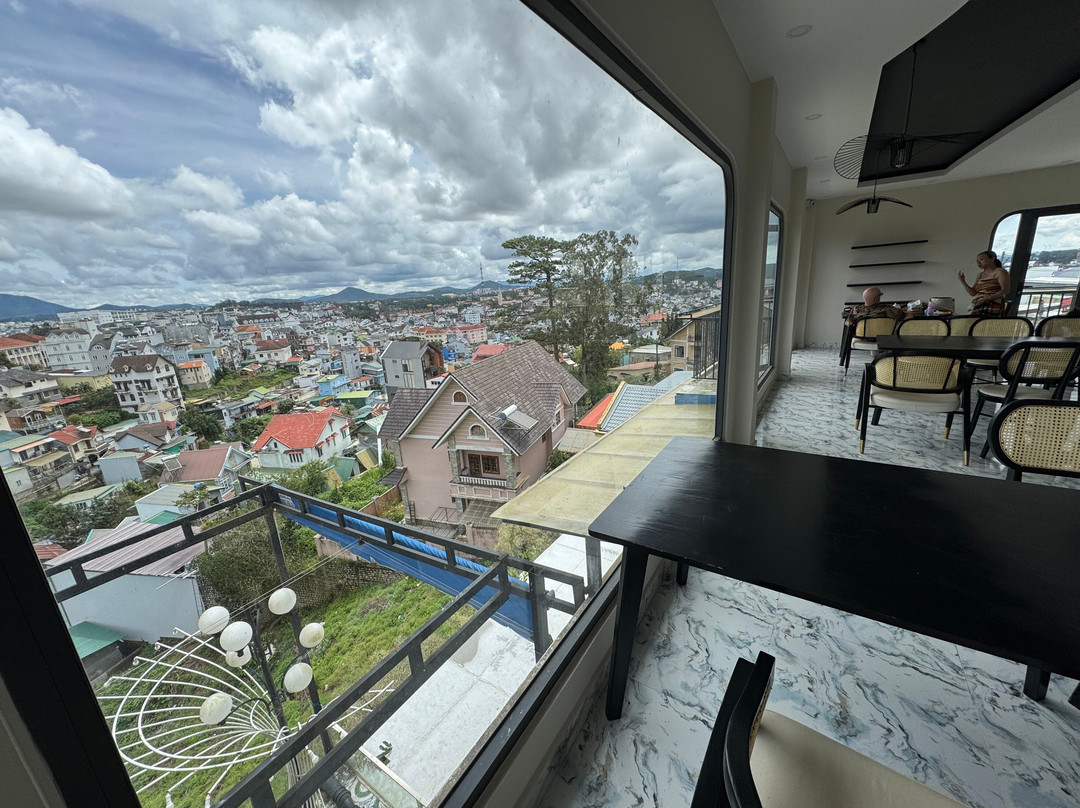 Le Pin - Dessert & More