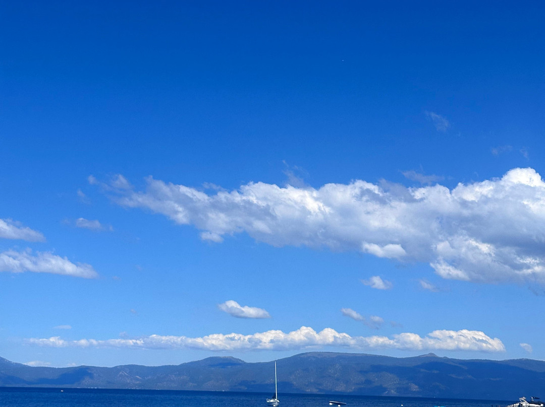 Meeks Bay Resort主图