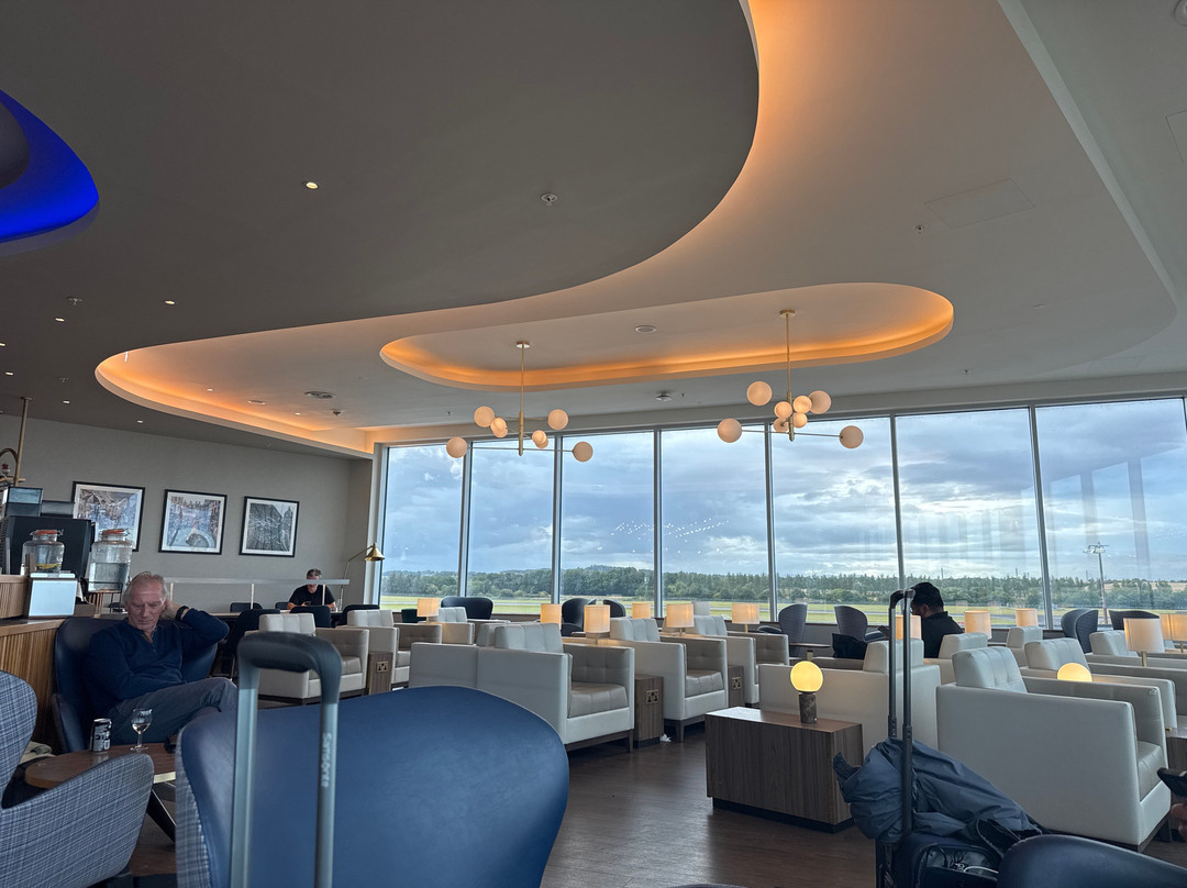 Plaza Premium Lounge Edinburgh (Departure Hall)-爱丁堡必去景点