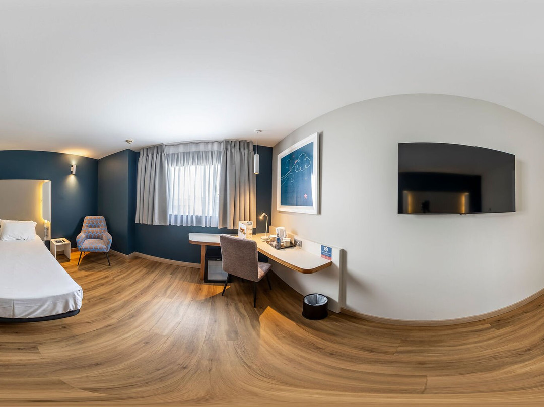 Travelodge Málaga Aeropuerto主图