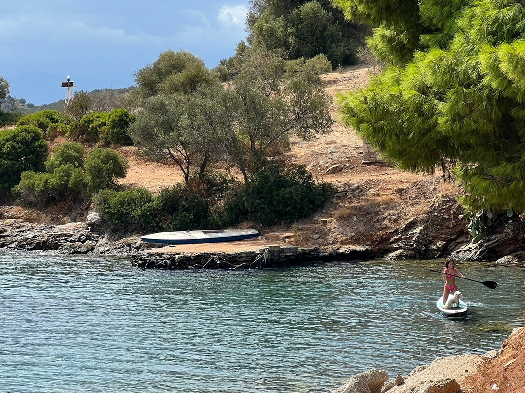 Trizonia Bay Hotel主图