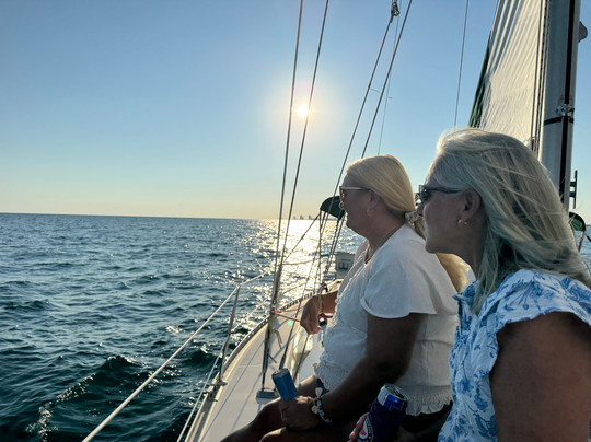 Orange Beach Sailing Charters and Sunset Cruises-橙色海湾必去景点