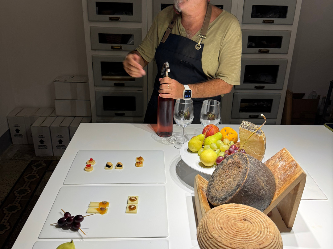 Bottega Pecchioli-卡尔米尼亚诺必去景点