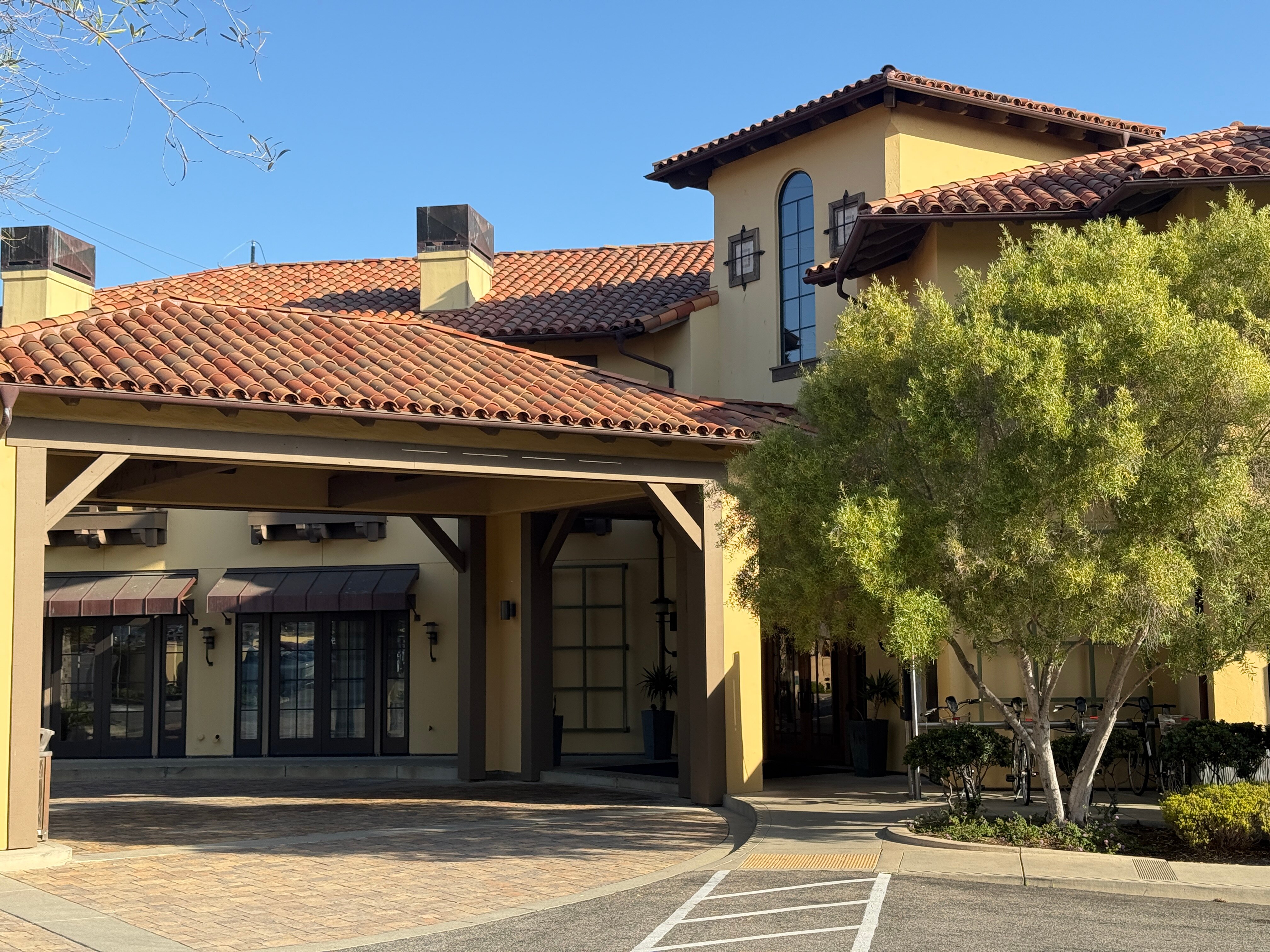 阿夫雷戈酒店-官方