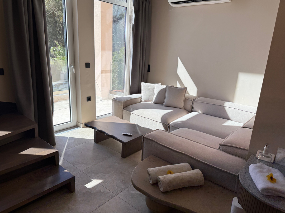 亚历山德拉金精品酒店主图