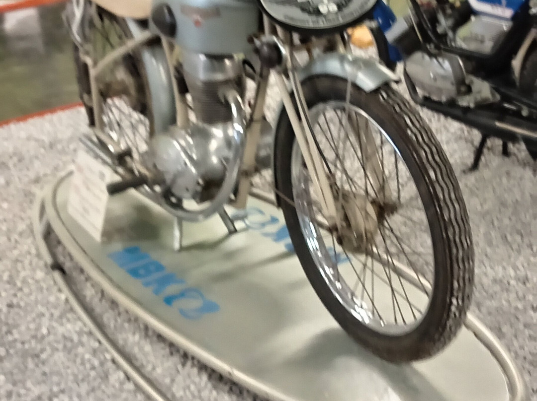 Village des Metiers D'antan & Musee Motobecane-Saint-Quentin City必去景点