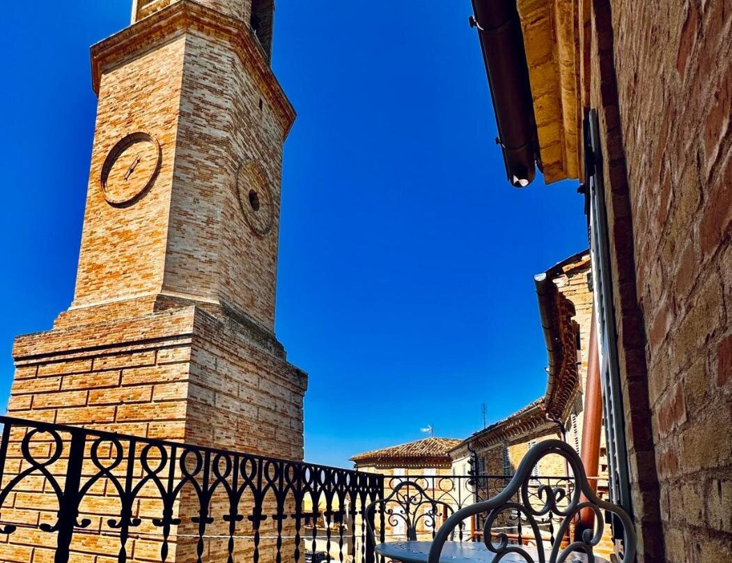 La Torre Tra Terra E Cielo