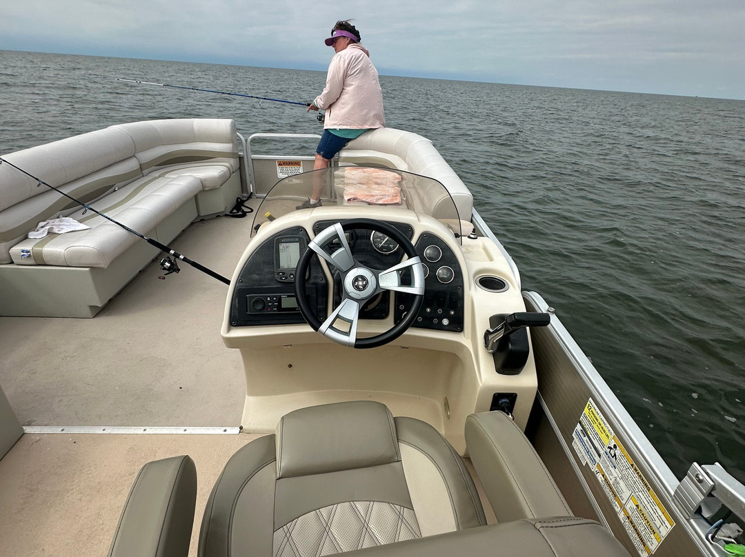 Charlie’s Boat Rentals-Waves必去景点