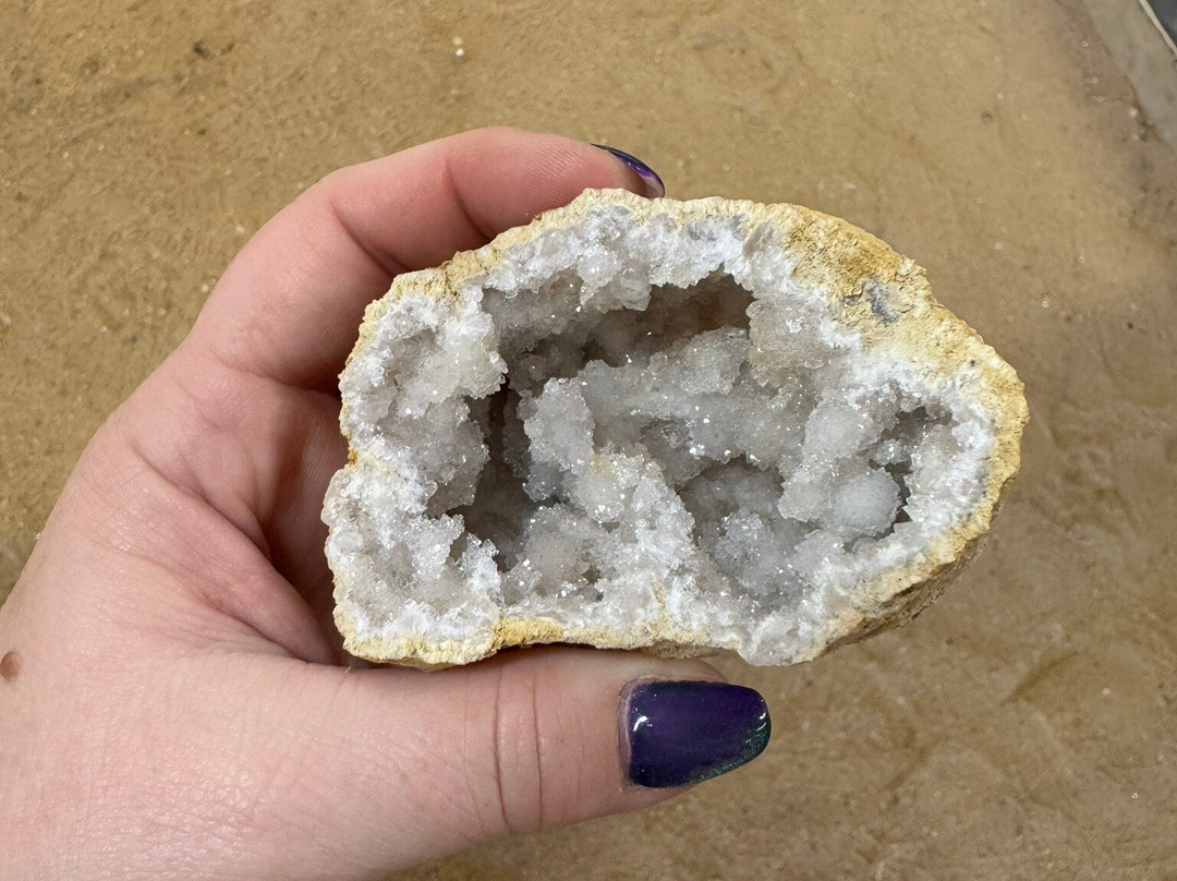 Outpost Gold and Gem-海伦必去景点