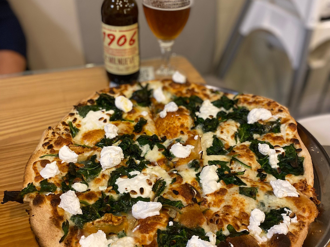 Caravan Pizza
