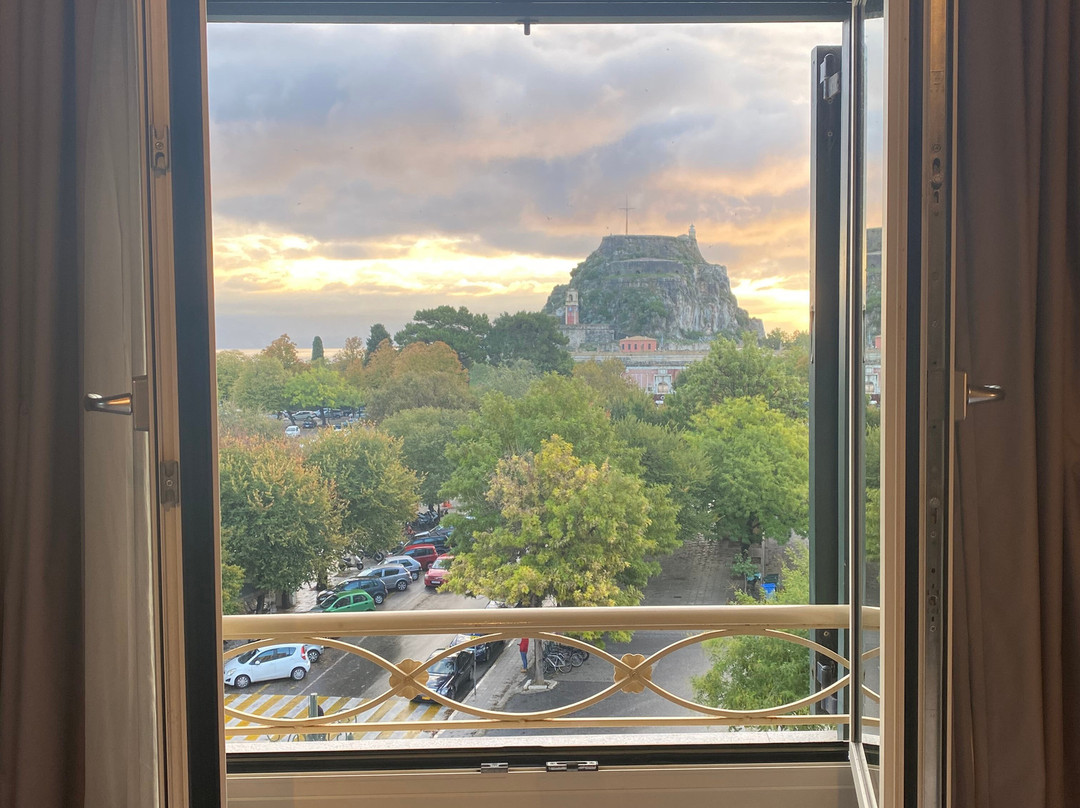 阿卡迪亚酒店主图