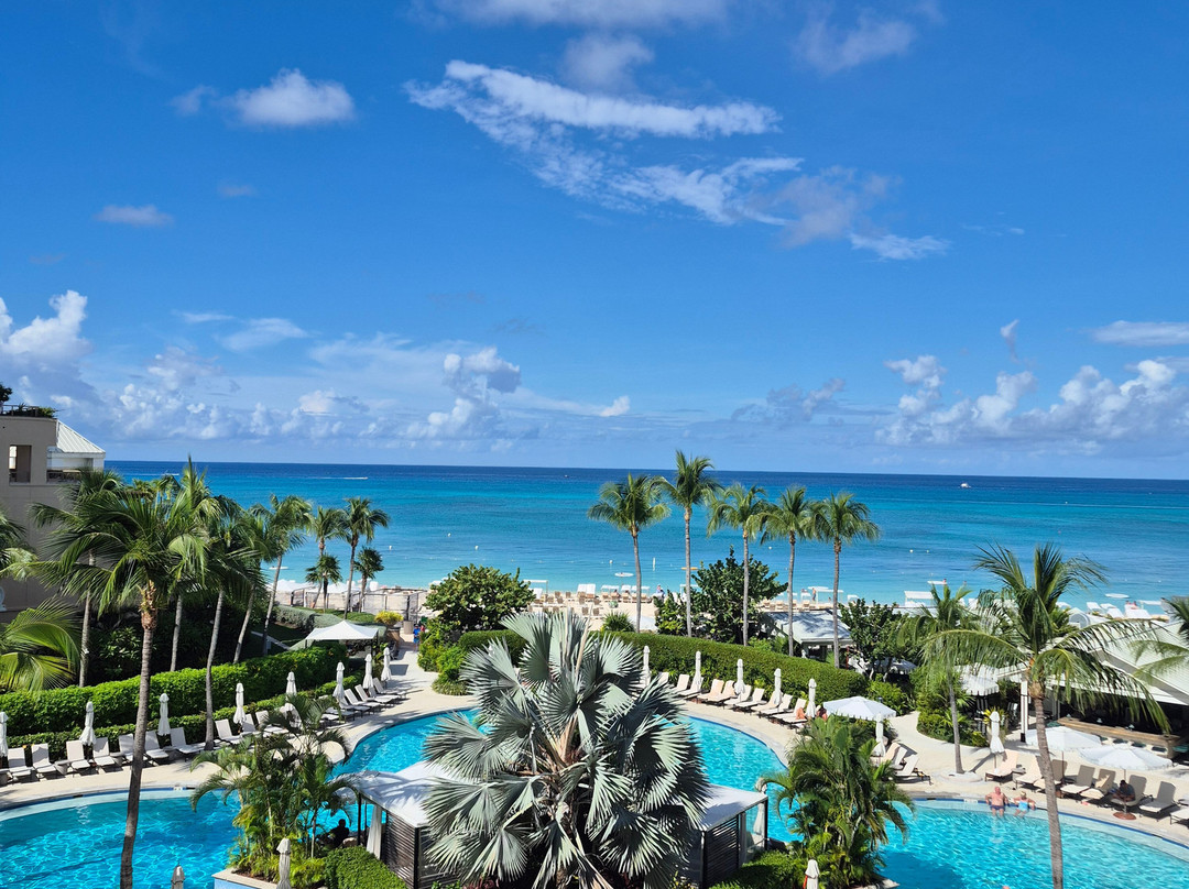 大开曼岛丽思卡尔顿酒店主图