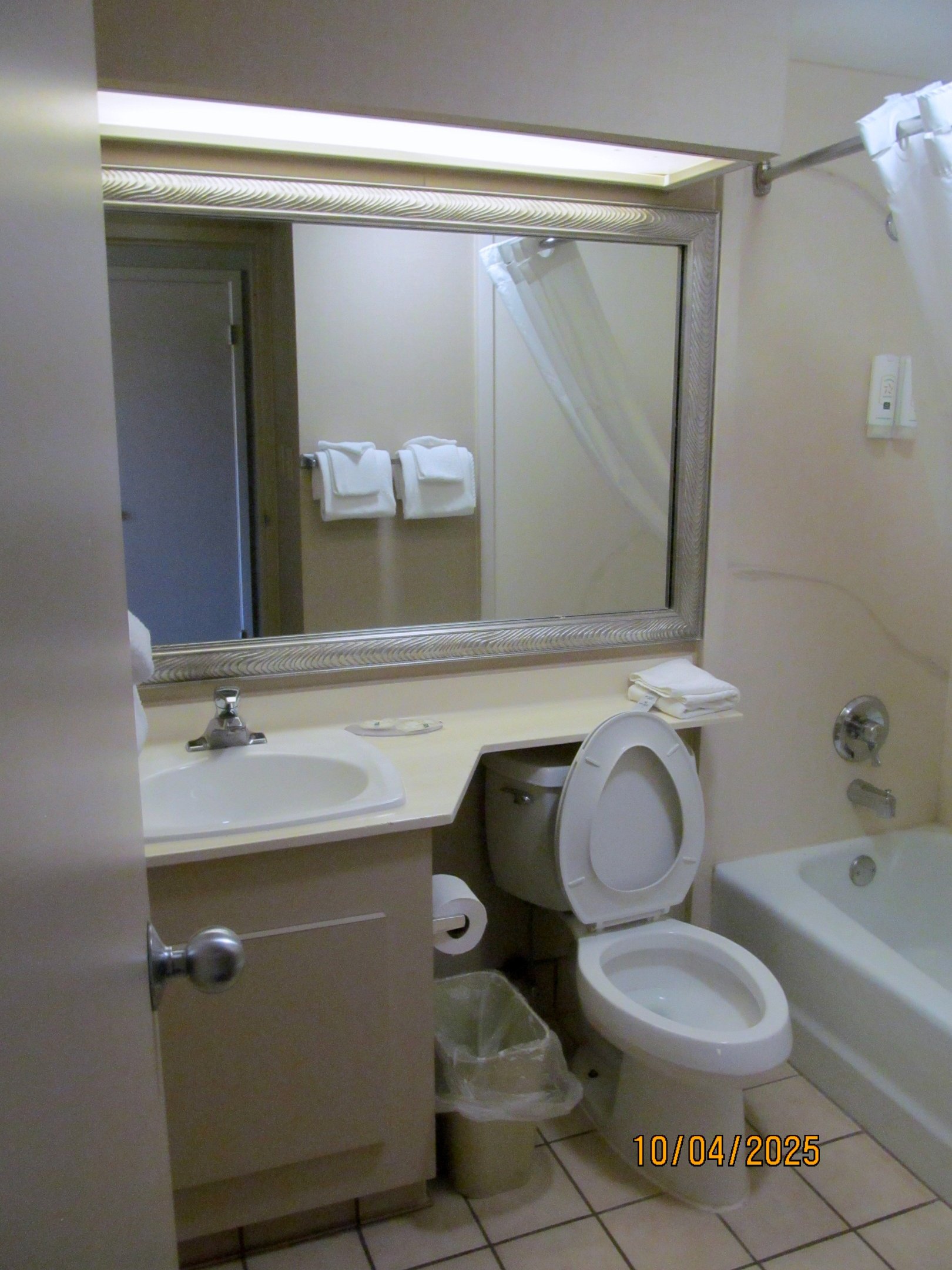 Quality Inn & Suites-浴室