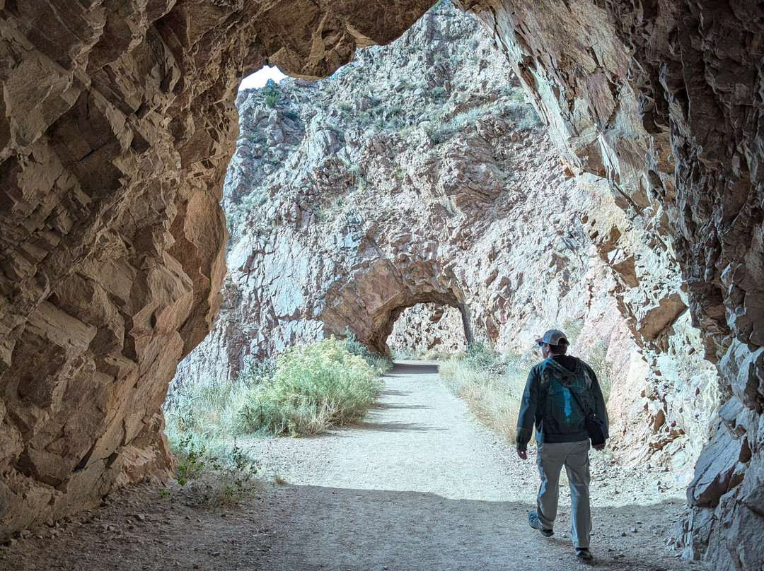 Tunnel Drive Trail Head-卡农城必去景点